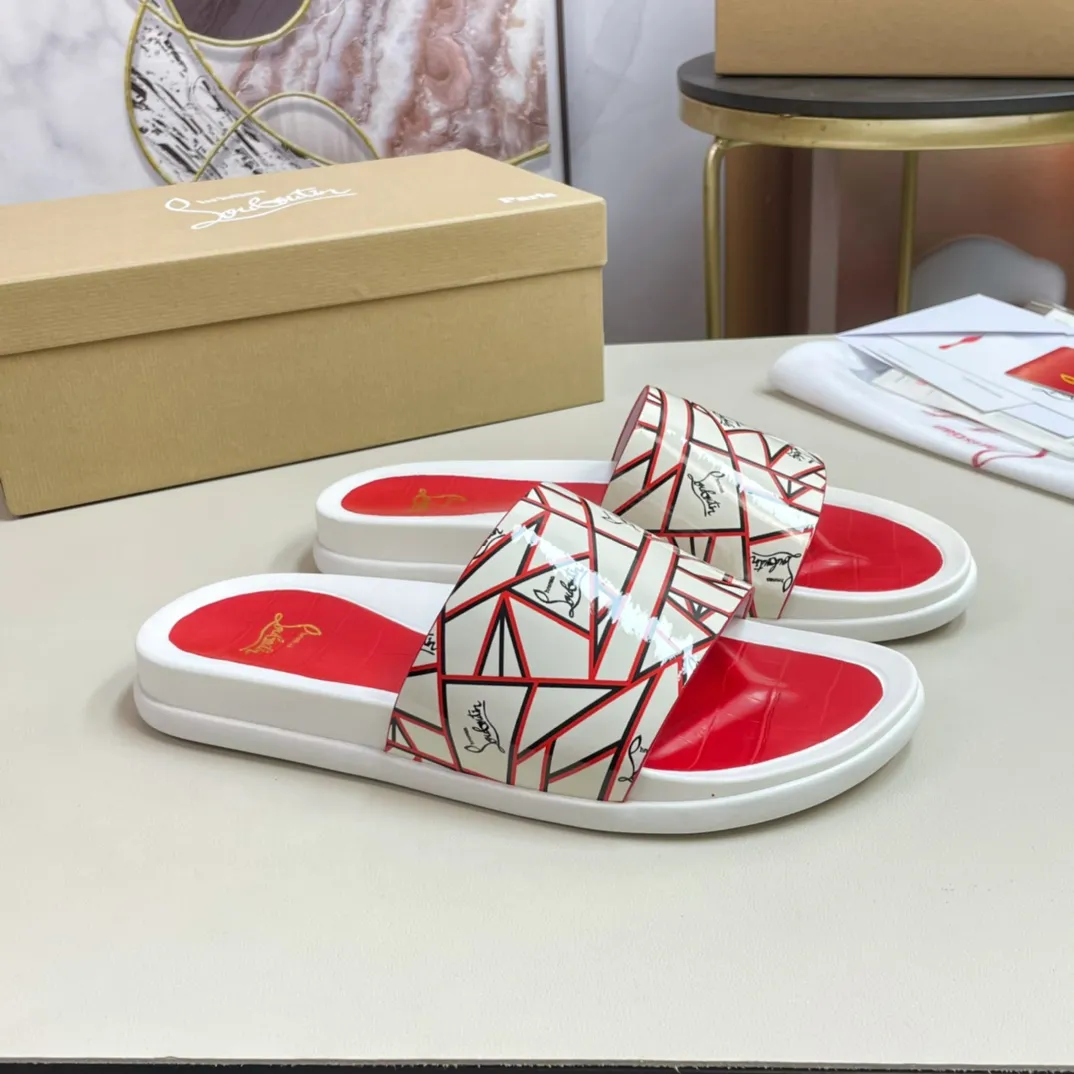 [CL red sole shoes] P: 300💰 size 38-45 Men's classic slippers, made on the official website 1:1, the original factory specializes in original materials ➖ OEM 3D printing pattern production ➖ Ultra-light non-slip outsole. Super fashionable and super comfortable, handsome on the feet, a must-have for men in summer! !
